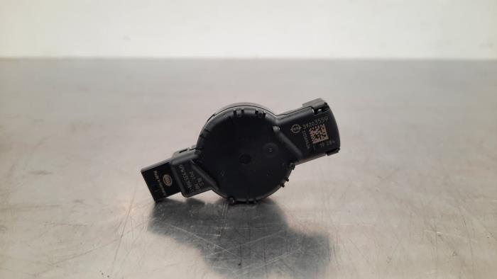 Begagnade Regnsensor Opel Astra K Sports Tourer 1.5 CDTi 105 12V Pris € 30,25 Inklusive moms erbjuds av Autohandel Didier