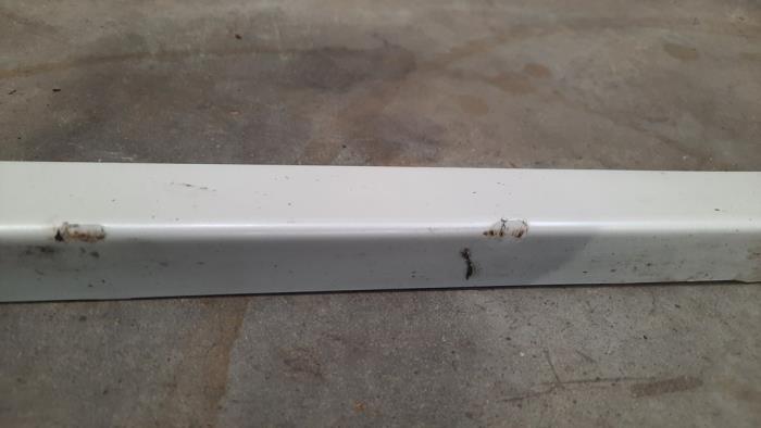 Door sill right from a Peugeot 308 SW (F4/FC/FN/FR) 1.2 12V PureTech 130 2022