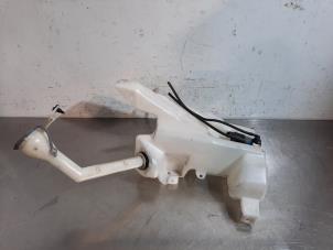 Used Front windscreen washer reservoir Nissan Qashqai (J11) 1.2 DIG-T 16V Price € 54,45 Inclusive VAT offered by Autohandel Didier