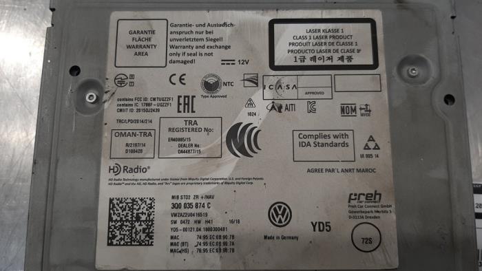 Radio Modul van een Volkswagen Polo VI (AW1) 1.0 TSI 12V 2018