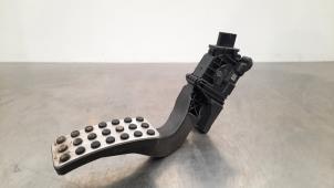 Used Accelerator pedal Mercedes B (W247) 1.3 B-200 Turbo 16V Price € 54,45 Inclusive VAT offered by Autohandel Didier