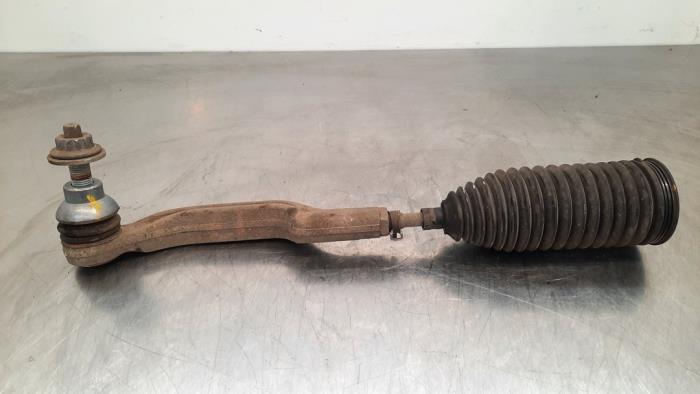 Tie rod, left from a Mercedes-Benz B (W247) 1.3 B-200 Turbo 16V 2021