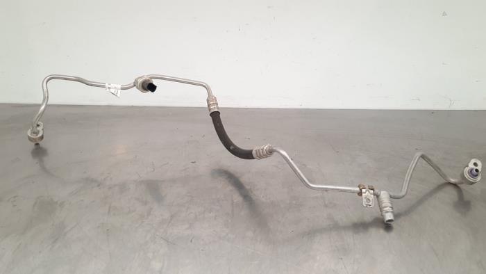 Air conditioning line from a Mercedes-Benz B (W247) 1.3 B-200 Turbo 16V 2021