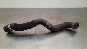Used Radiator hose Mercedes B (W247) 1.3 B-200 Turbo 16V Price € 18,15 Inclusive VAT offered by Autohandel Didier