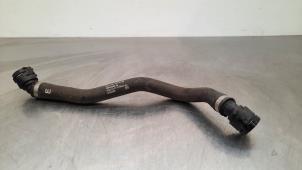 Used Radiator hose Mercedes B (W247) 1.3 B-200 Turbo 16V Price € 12,10 Inclusive VAT offered by Autohandel Didier