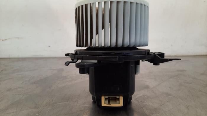 Motor de ventilador de calefactor de un Opel Combo Cargo 1.6 CDTI 100 2019