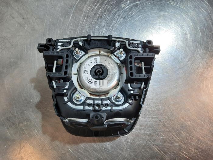 Left airbag (steering wheel) from a Ford Puma 1.0 Ti-VCT EcoBoost mHEV 12V 2022