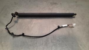 Used Rear gas strut, left Mercedes B (W247) 1.3 B-180 Turbo 16V Price € 133,10 Inclusive VAT offered by Autohandel Didier