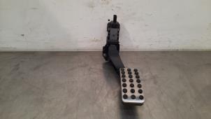 Used Accelerator pedal Mercedes B (W247) 1.3 B-180 Turbo 16V Price € 54,45 Inclusive VAT offered by Autohandel Didier