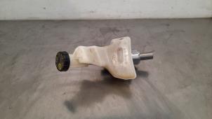 Begagnade Huvudcylinder Mercedes B (W247) 1.3 B-180 Turbo 16V Pris € 102,85 Inklusive moms erbjuds av Autohandel Didier
