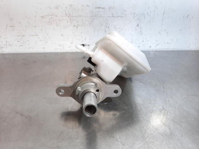 Master cylinder from a Ford Puma 1.0 Ti-VCT EcoBoost mHEV 12V 2022