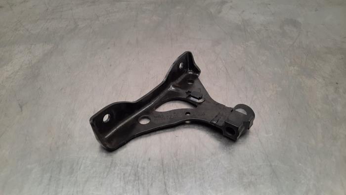 Used Engine mount Porsche 718 Cayman (982) 4.0 GT4 Price € 102,85 Inclusive VAT offered by Autohandel Didier