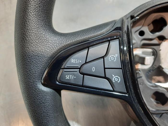 Steering wheel from a Dacia Sandero III 1.0 TCe 90 12V 2021