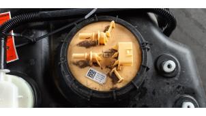 Usados Bomba eléctrica de combustible Renault Trafic (1FL/2FL/3FL/4FL) 2.0 dCi 16V 145 Precio € 133,10 IVA incluido ofrecido por Autohandel Didier