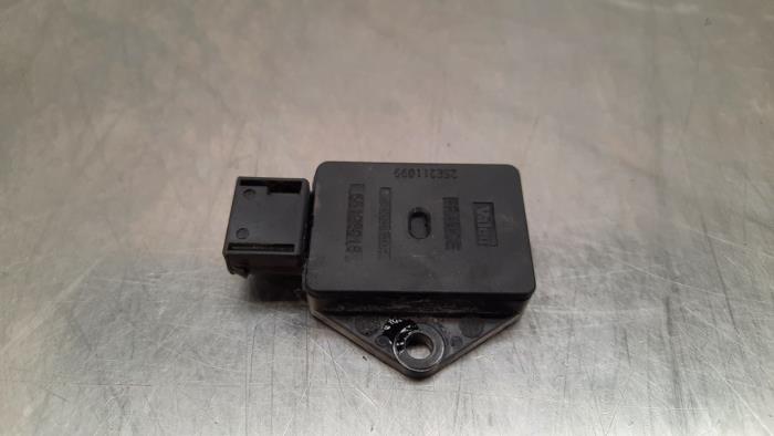 Begagnade Oljenivåsensor Opel Corsa F (UB/UH/UP) 1.2 Turbo 12V 100 Pris € 12,10 Inklusive moms erbjuds av Autohandel Didier