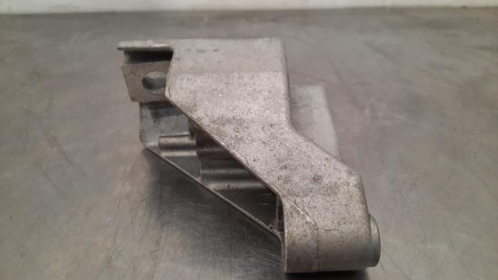 Used Engine mount Mercedes Vito (447.6) 1.7 110 CDI 16V Price € 12,10 Inclusive VAT offered by Autohandel Didier