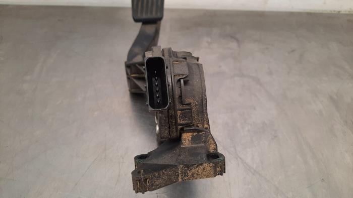 Accelerator pedal from a Fiat Fiorino (225) 1.3 D 16V Multijet 2018