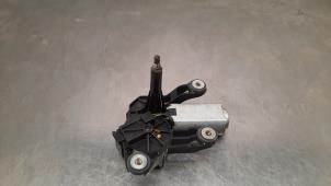 Used Rear wiper motor Fiat Fiorino (225) 1.3 D 16V Multijet Price on request offered by Autohandel Didier
