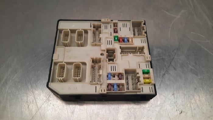 Fuse box from a Renault Kangoo Express (FW) 1.5 dCi 75 2017