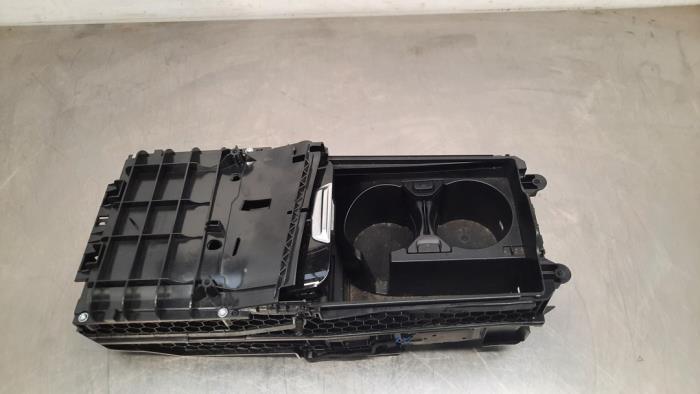 Storage compartment from a Mercedes-Benz C (W206) C-220d 2.0 Turbo 16V 2023