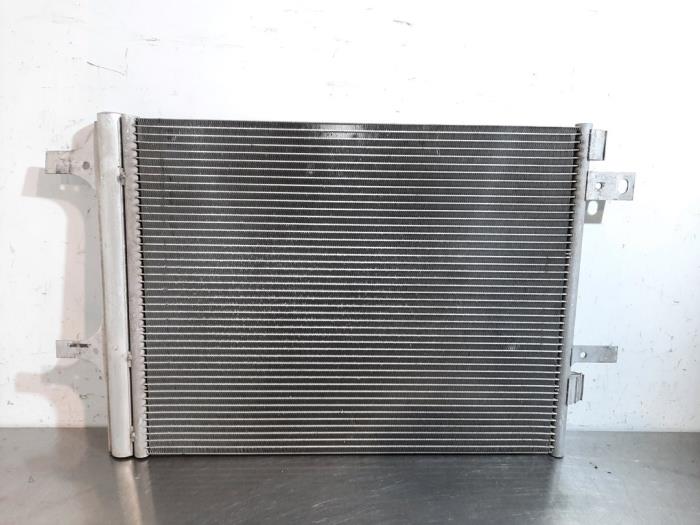 Condensateur clim d'un Peugeot 308 SW (L4/L9/LC/LJ/LR) 1.5 BlueHDi 130 2019