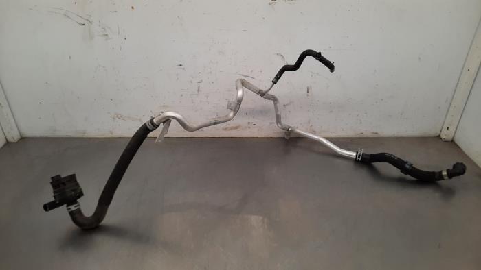 Begagnade Extra vattenpump Mercedes CLA (118.3) 2.0 CLA-180d Pris € 60,50 Inklusive moms erbjuds av Autohandel Didier