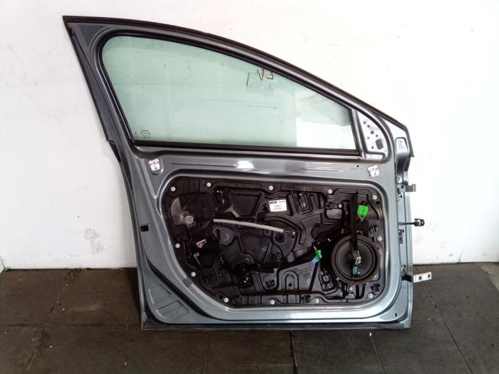 Drzwi lewe przednie wersja 4-drzwiowa z Volvo V40 (MV) 2.0 D2 16V 2015
