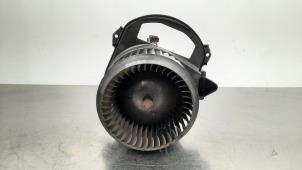 Usados Motor de ventilador de calefactor Mercedes GLA (156.9) 1.6 180 16V Precio € 78,65 IVA incluido ofrecido por Autohandel Didier
