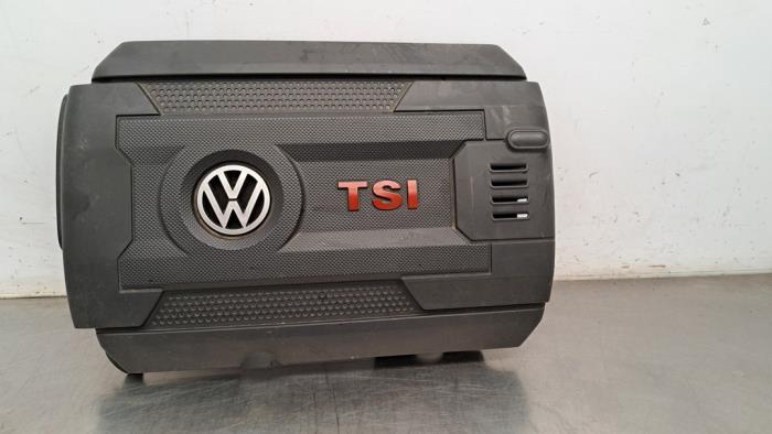 Plaque de protection moteur d'un Volkswagen Golf VII (AUA) 2.0 GTI TCR 16V 2019