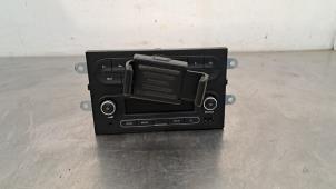 Used Radio module Renault Twingo III (AH) 1.0 SCe 75 12V Price on request offered by Autohandel Didier
