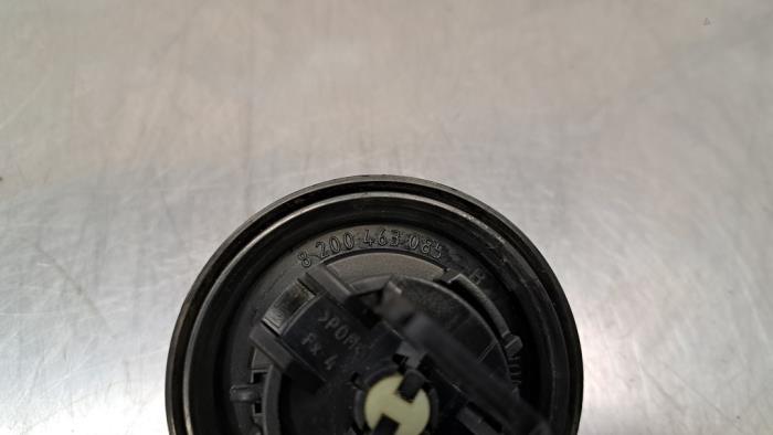 Fuel cap from a Renault Twingo III (AH) 1.0 SCe 75 12V 2019