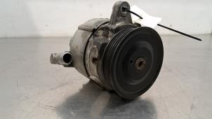 Used Power steering pump Landrover Range Rover IV (LG) 4.4 SDV8 32V Price on request offered by Autohandel Didier