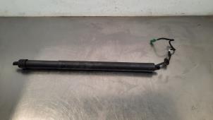 Used Rear gas strut, right Peugeot 3008 II (M4/MC/MJ/MR) 1.2 12V e-THP PureTech 130 Price € 121,00 Inclusive VAT offered by Autohandel Didier