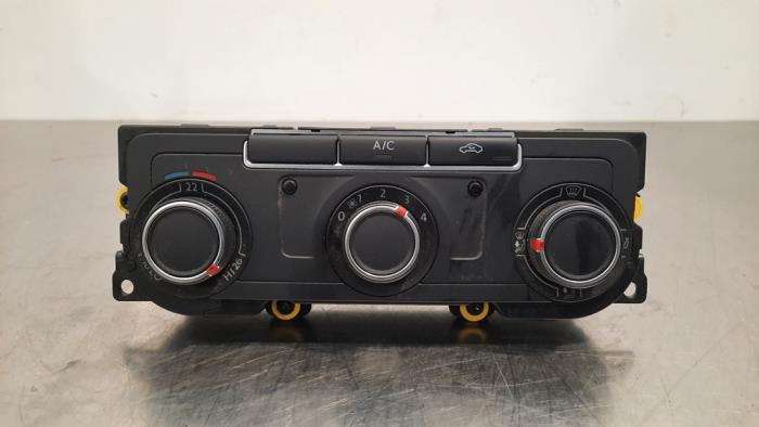 Air conditioning control panel from a Volkswagen Transporter T6 2.0 TDI DRF 2018