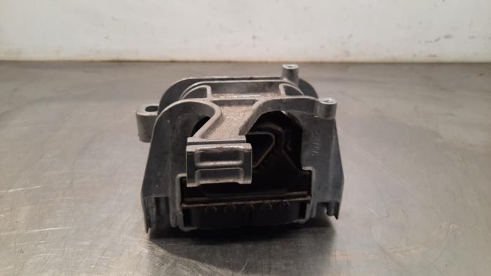 Used Engine mount Volkswagen Polo VI (AW1) 1.6 TDI 16V 80 Price € 60,50 Inclusive VAT offered by Autohandel Didier