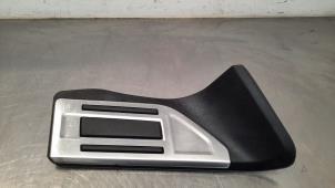 Used Footrest Peugeot 3008 II (M4/MC/MJ/MR) 1.2 12V e-THP PureTech 130 Price on request offered by Autohandel Didier