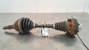 Used Front drive shaft, right Audi Q7 (4LB) 4.2 FSI V8 32V Price on request offered by Autohandel Didier