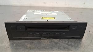Used Radio CD player Audi Q7 (4LB) 4.2 FSI V8 32V Price on request offered by Autohandel Didier