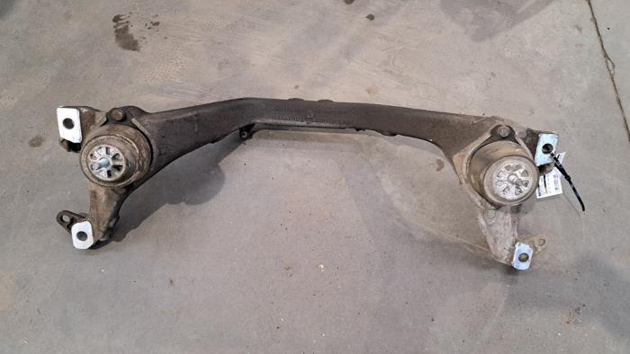 Used Engine mount Audi Q7 (4LB) 4.2 FSI V8 32V Price € 60,50 Inclusive VAT offered by Autohandel Didier