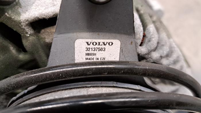 Dynamo Volvo XC40 2.0 B4 16V Mild Hybrid - 32137503 B420T6