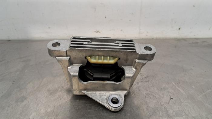 Engine mount Volvo XC40 2.0 B4 16V Mild Hybrid - 32139919 B420T6