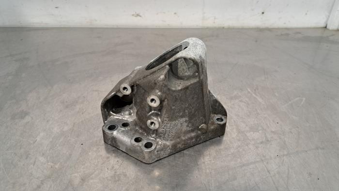 Used Engine mount Volvo XC40 (XZ) 2.0 B4 16V Mild Hybrid Price € 18,15 Inclusive VAT offered by Autohandel Didier