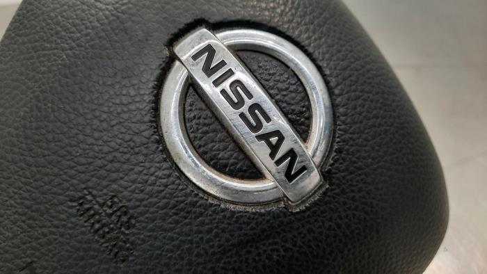 Airbag links (Lenkrad) van een Nissan NP 300 Navara (D23) 2.3 dCi twinturbo 16V 4x4 2019