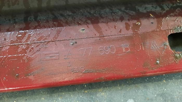 Placa del desgaste del travesaño de la puerta derecha de un Mercedes-Benz A (177.0) 1.3 A-180 Turbo 16V 2021