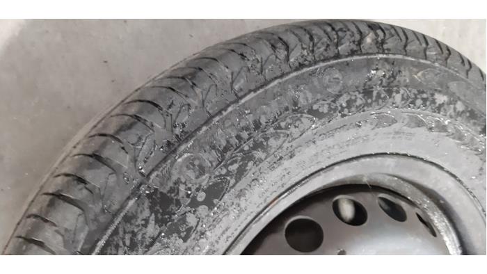 Wheel + tyre from a Ford Transit 2.0 TDCi 16V Eco Blue 130 2019