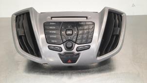 Usados Panel de control de radio Ford Transit 2.0 TDCi 16V Eco Blue 130 Precio € 181,50 IVA incluido ofrecido por Autohandel Didier