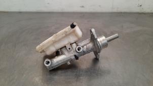 Used Master cylinder Renault Trafic (1FL/2FL/3FL/4FL) 1.6 dCi 140 Twin Turbo Price on request offered by Autohandel Didier