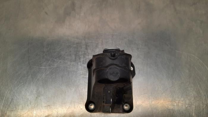 Used Engine mount Mercedes C (W205) C-200 1.5 EQ Boost Price € 60,50 Inclusive VAT offered by Autohandel Didier
