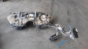 Usagé Réservoir de carburant Mercedes C (W205) C-200 1.5 EQ Boost Prix € 199,65 Prix TTC proposé par Autohandel Didier