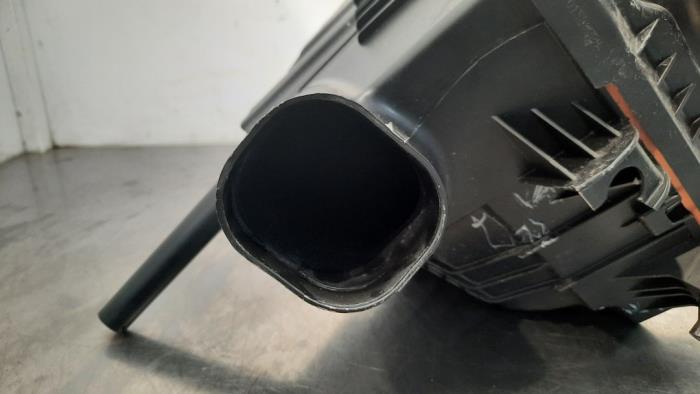 Boîtier filtre à air d'un Renault Trafic (1FL/2FL/3FL/4FL) 2.0 dCi 16V 150 2023